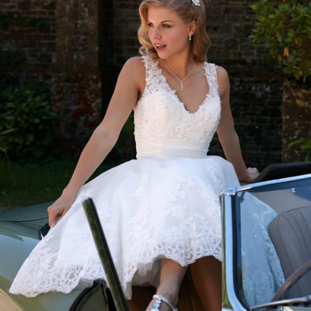 Hot Sale V-Neck Beaded Lace A-Line Tea Length Short Wedding Dresses Bridal Gowns Custom Made Size Vestido De Noiva