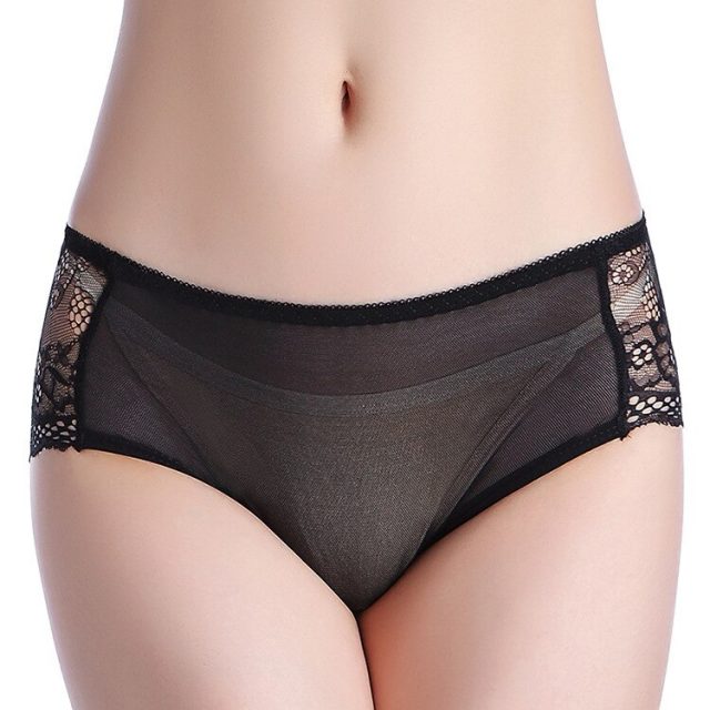 Women’s Sexy Large size ultra-thin breathable comfortable breathable lace briefs matching underwear Hollow transparent