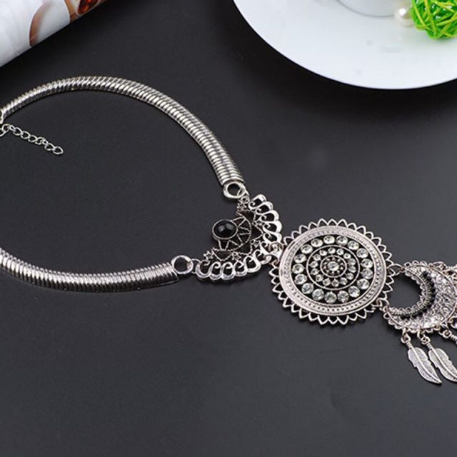 ROSE LIFE Retro Bohemian Alloy Personality Leaf Tassel  Necklace Collar Pendant Jewlery Necklace For Women