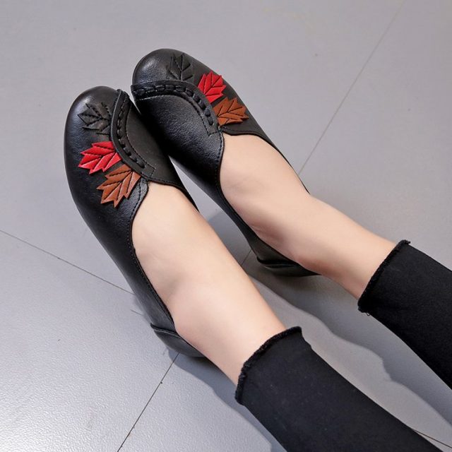 Dropshipping 2018 Soft Women Shoes Flats Moccasins Slip on Loafers Genuine Leather Ballet Shoes Fashion Casual Ladies Footwear