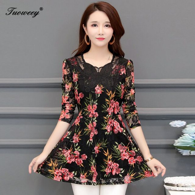 Flowers Embroidery Women Long Sleeve shirts Plus Size Mother Clothes 2018 Spring Fall New Lace O-Neck Fashion Black Red Dress