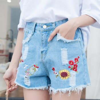 2019 Euro Style Women embroidery Denim Shorts Vintage mid Waist Tassel Jeans Shorts Street Wear Sexy Wide Leg Shorts For Summer