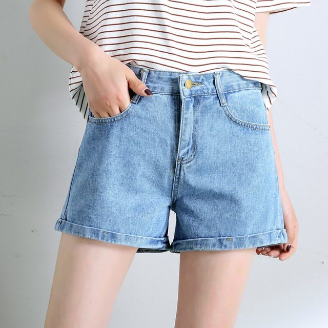 2019 Euro Style Women Denim Shorts Vintage mid Waist Tassel Jeans Shorts Street Wear Sexy Wide Leg Shorts For Summer