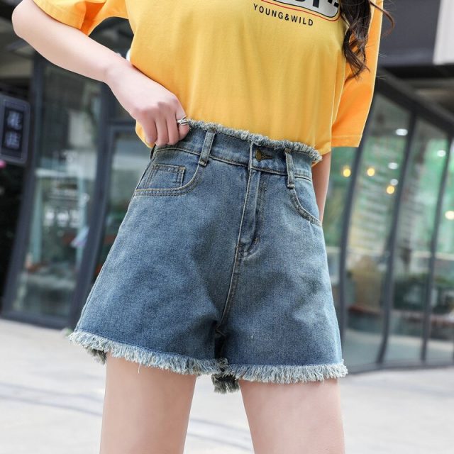 2019 Euro Style Women loose Denim Shorts Vintage mid Waist Tassel Jeans Shorts Street Wear Sexy Wide Leg Shorts For Summer