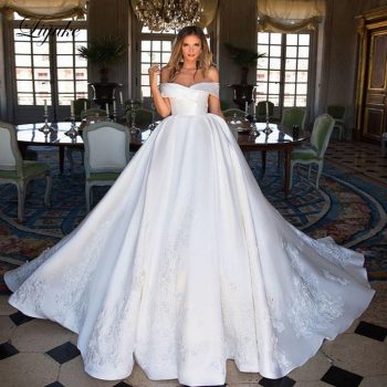 Liyuke Boat Neckline Luxury Ball-Gown Wedding Dress Satin Fabrics Elegant Princess Wedding Gown