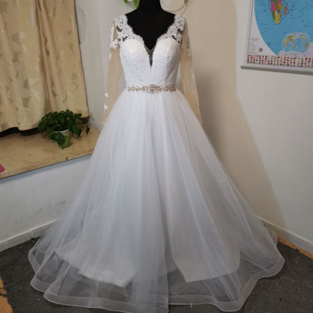 MYYBLE White Long Sleeves Lace Applique Bridal Gowns Tulle Wedding Dress 2020 Boho Sofuge Vestido De Noiva Dubai Arabic