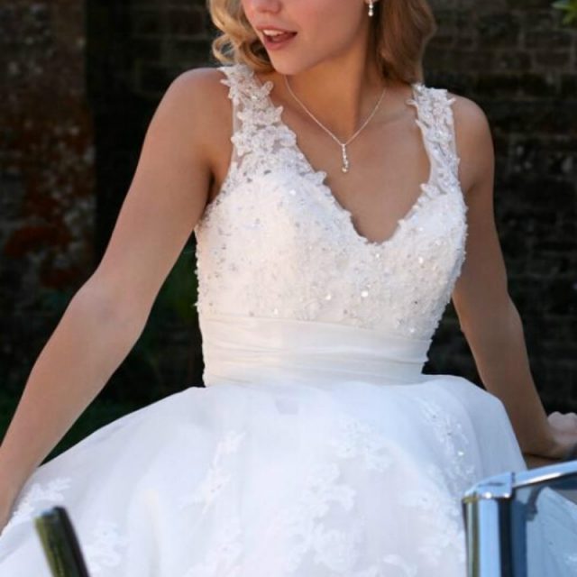 Hot Sale V-Neck Beaded Lace A-Line Tea Length Short Wedding Dresses Bridal Gowns Custom Made Size Vestido De Noiva