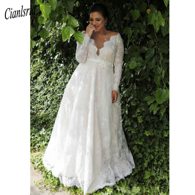 Garden A-line Empire Waist Lace Plus Size Wedding Dress With Long Sleeves Sexy Long Wedding Dress For Plus Size Wedding gowns