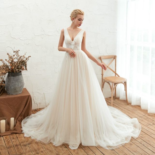 Elegant Wedding Dress V neck Backless Tulle Applique Lace Up A-Line Lace Bridal Ball Gowns