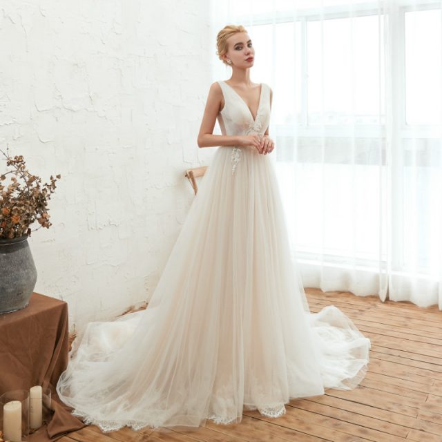 Elegant Wedding Dress V neck Backless Tulle Applique Lace Up A-Line Lace Bridal Ball Gowns