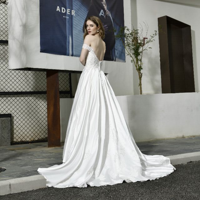 Elegant Off Shoulder Wedding Dress Lace Vintage Satin backless Applique Sequins A-line Bridal Gown