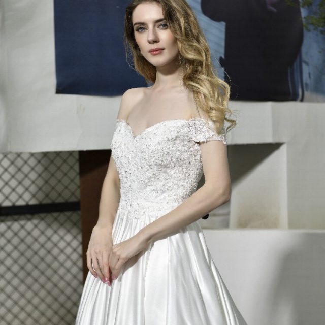 Elegant Off Shoulder Wedding Dress Lace Vintage Satin backless Applique Sequins A-line Bridal Gown