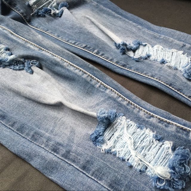 2020 Low Waist Blue Scratched Jeans Women Fashion Hole Distressed Ripped Jeans Femme Push Up Bleached Vintage Pantalones Mujer